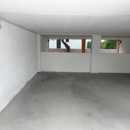 Isolabella - * Μπιμπιόνε